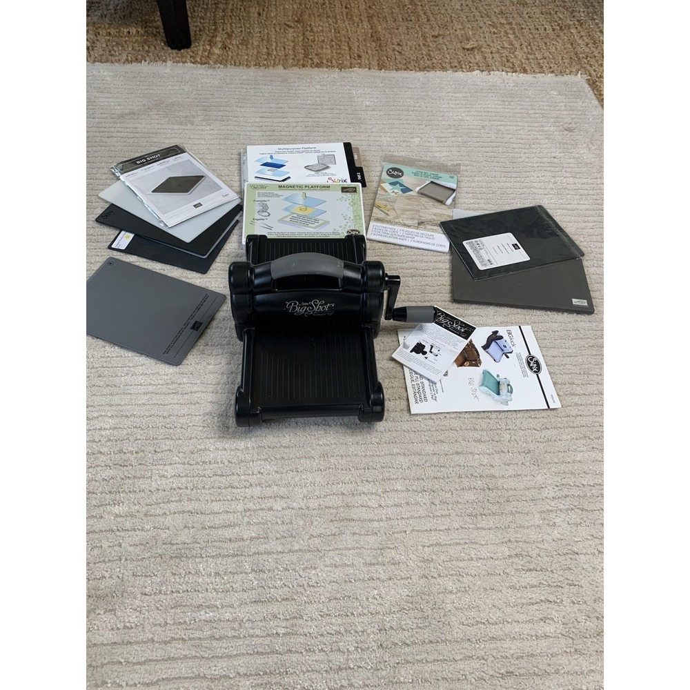Stampin Up Lot Sizzix Big Shot Machine, Platforms, Cutting Pads, Embossing Mats